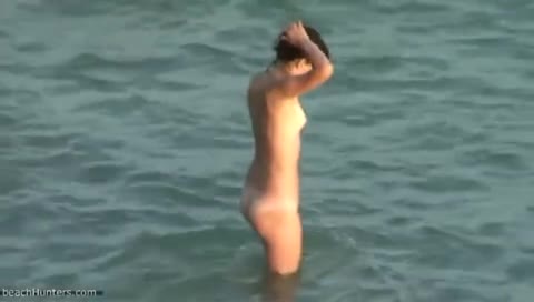 Brasileira fazendo sexo na praia do nudismo
